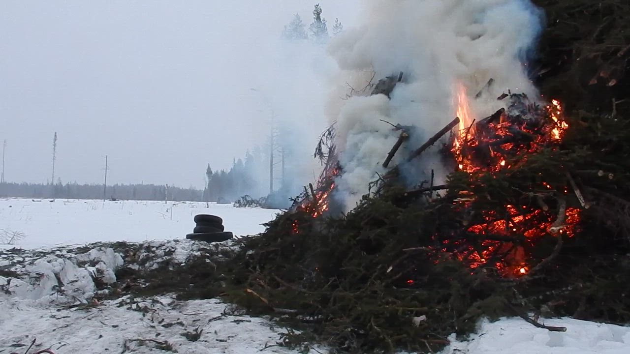 Rauhoitu hetkeksi pääsiäiskokon äärelle