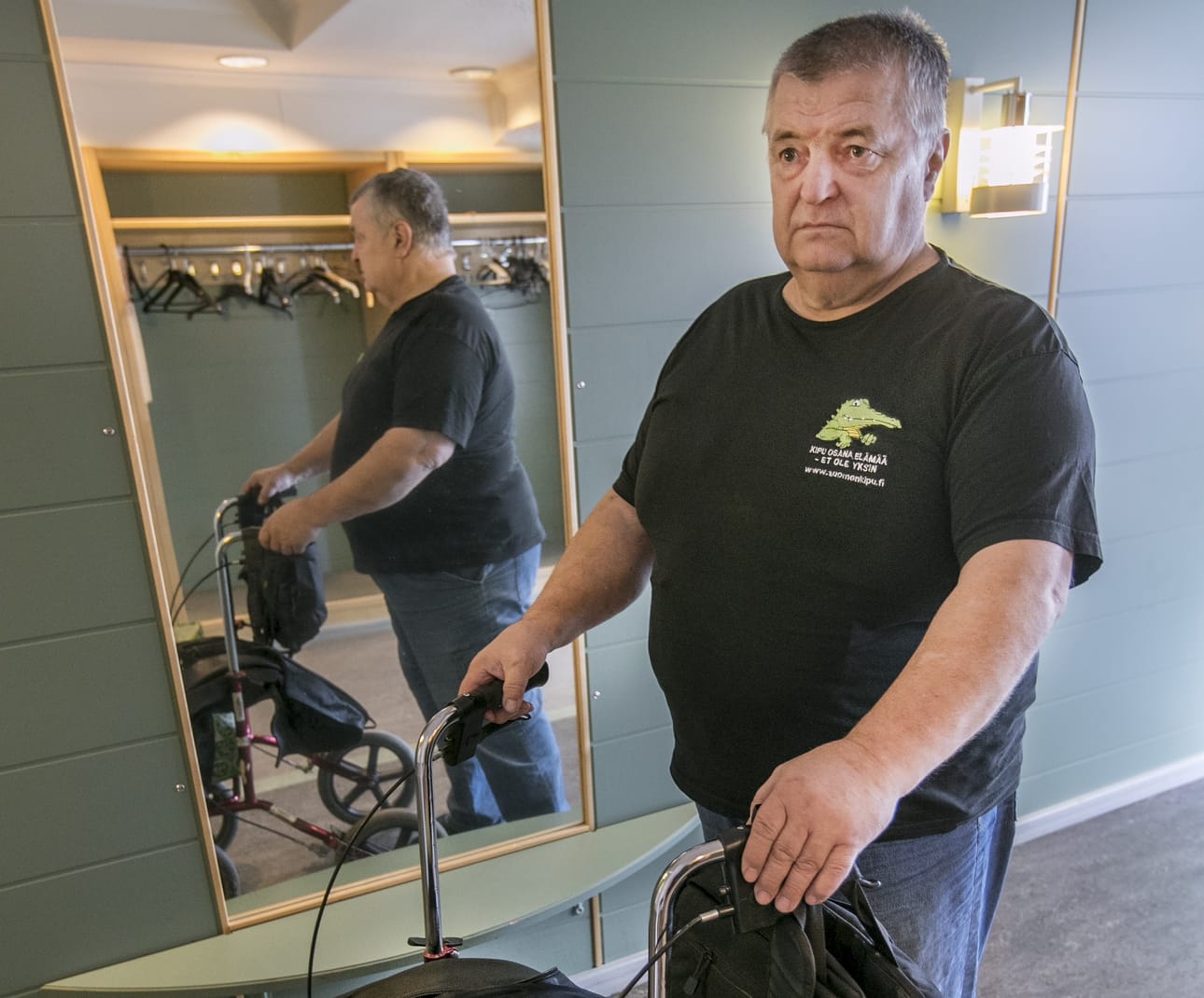 Työtapaturma teki katsastusmiehenä työskennelleestä Pertti Latvalasta yhden noin miljoonasta suomalaisesta, joille arkiset toimet ovat kivun takia haasteellisia.