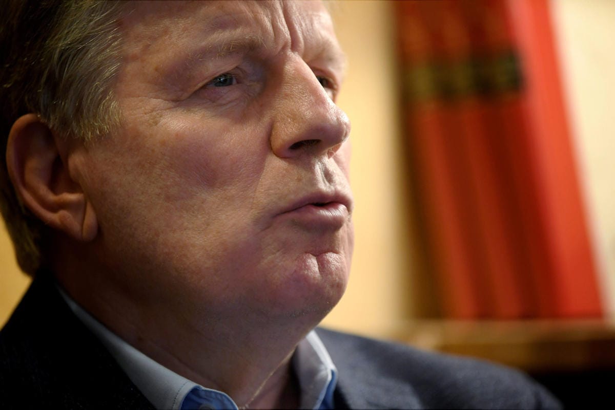 Suomen entinen pääministeri Esko Aho vetäytyy Venäjän suurimman pankin Sberbankin hallituksesta, kirjoittaa Turun Sanomat. Lehtikuva / Antti Aimo-Koivisto