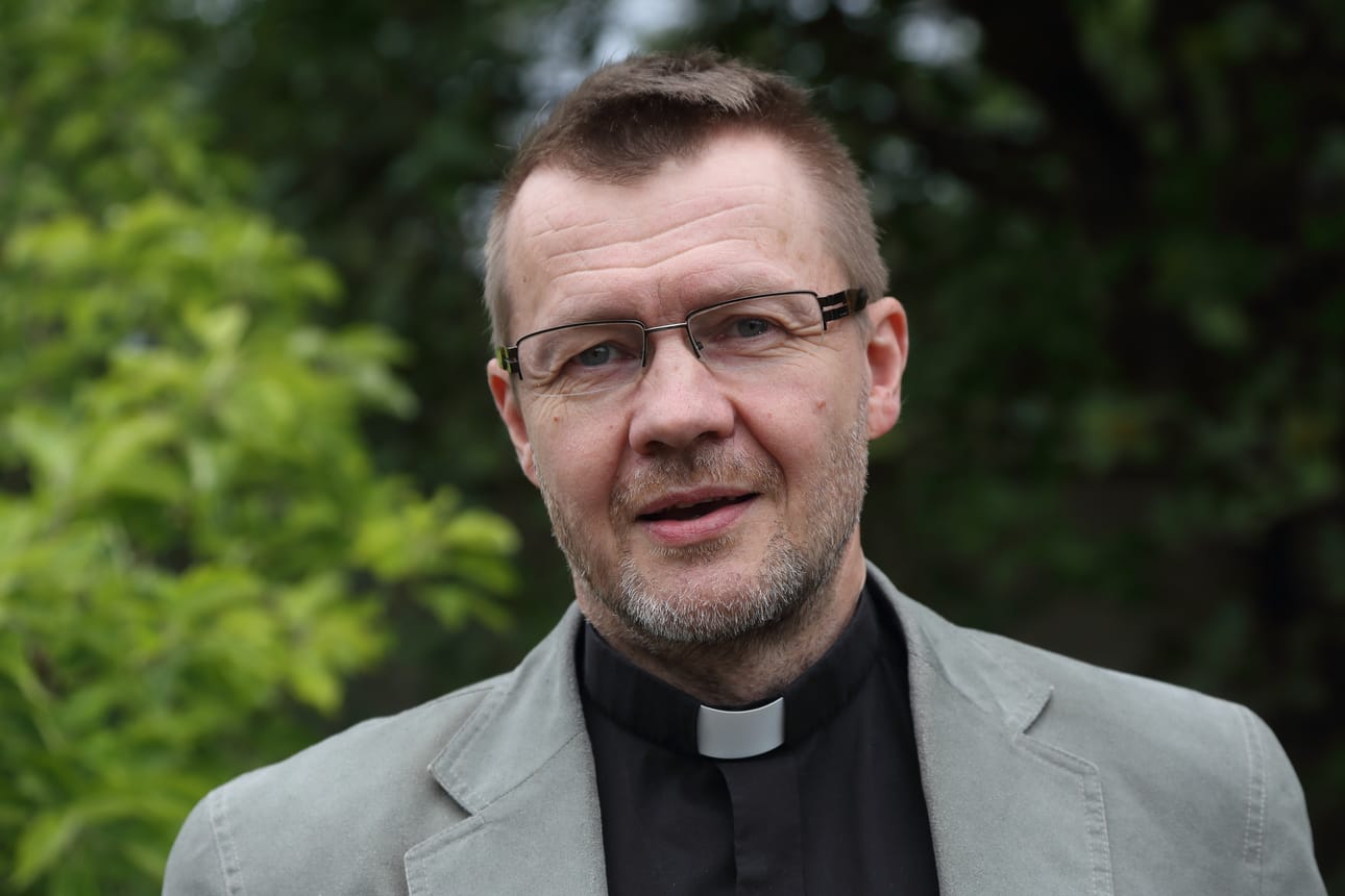 Puha-Matti Jukka Malinen ottaa huomionosoituksen vastaan nöyränä ja kiitollisena.