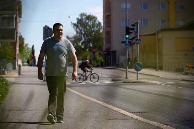 Kimmo Valleniuksen pro gradu -tutkielmasta selvisi, että Vaasassa yksityisautoilusta päästöttömämpään työmatkaliikenteeseen motivoisi muun muassa julkisen liikenteen kehittäminen, pyöräteiden parempi kunto ja rahalliset kannustimet. KUVA: JARNO PELLINEN