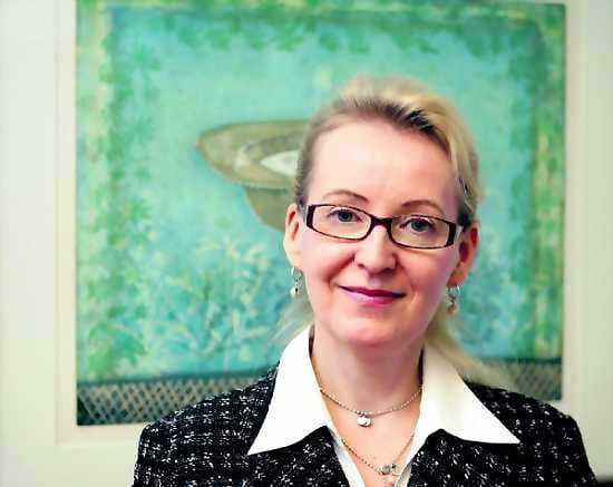 Taidetta taloon. Leila Melander halusi työhuoneensa seinälle itselleen tärkeää grafiikkaa.