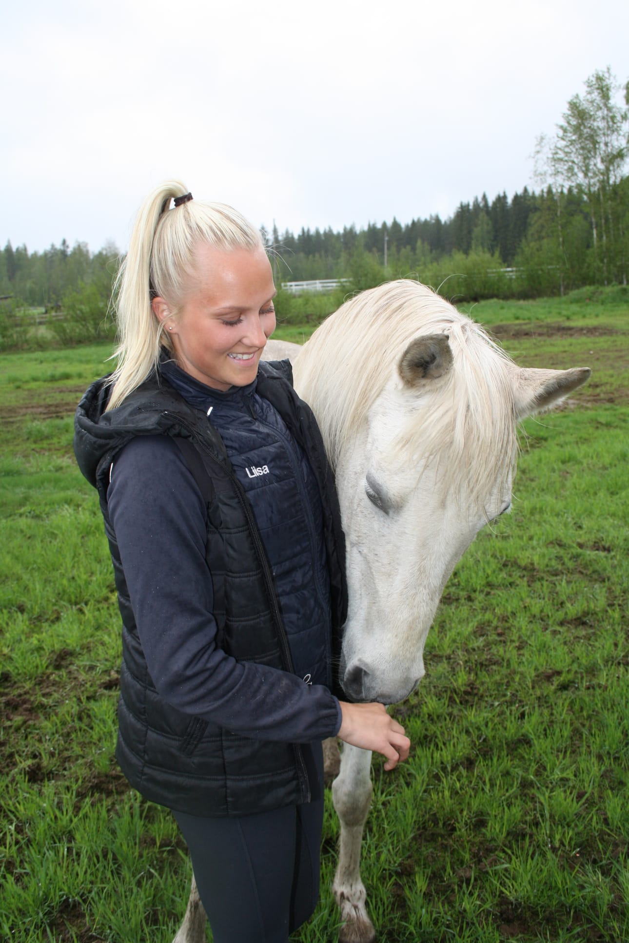Tästä se lähti. Liisa Turkka ja Mersu-poni antoivat alkusykäyksen Turkan Ratsurinteelle.