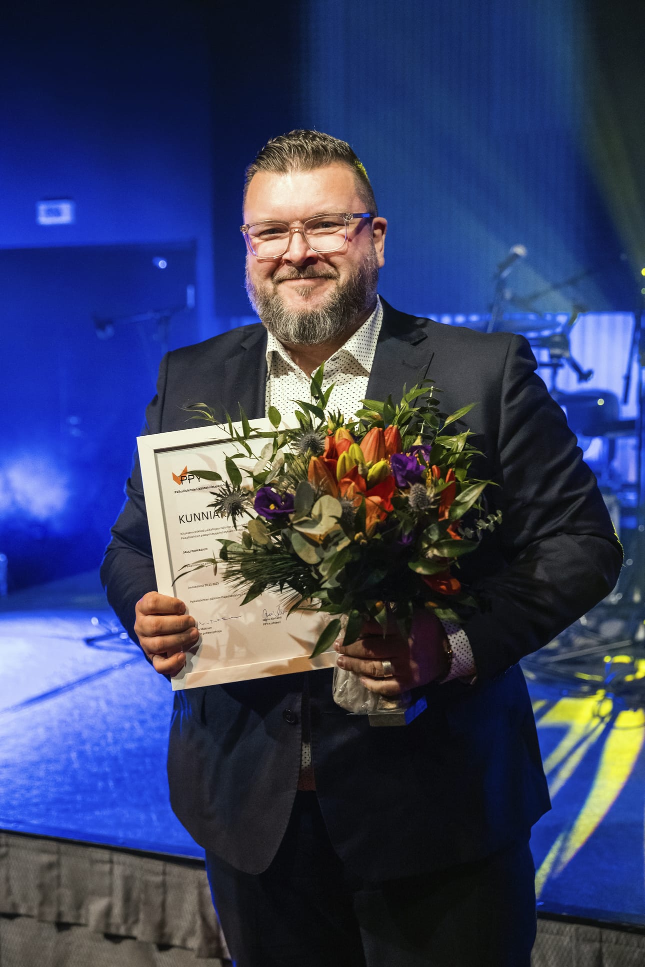 Rantalakeuden entinen päätoimittaja, nykyään Kaleva Median yleisösuhdepäällikkönä työskentelevä Sauli Pahkasalo sai Suurilla Lehtipäivillä huomionosoituksen, Pahkasalon pitkään luotsaama Paikallislehtien Päätoimittajayhdistys PPY luovutti hänelle Minun lehteni -veistoksen ansiokkaasta työstä paikallismedian hyväksi.