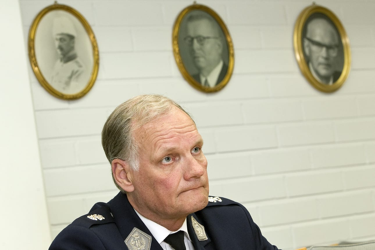 Mikko Paatero arvioi Suomen poliisin nykytilaa ja Suomeen kohdistuvia uhkia tuoreessa kirjassaan Sisäinen turvallisuus horjuu.