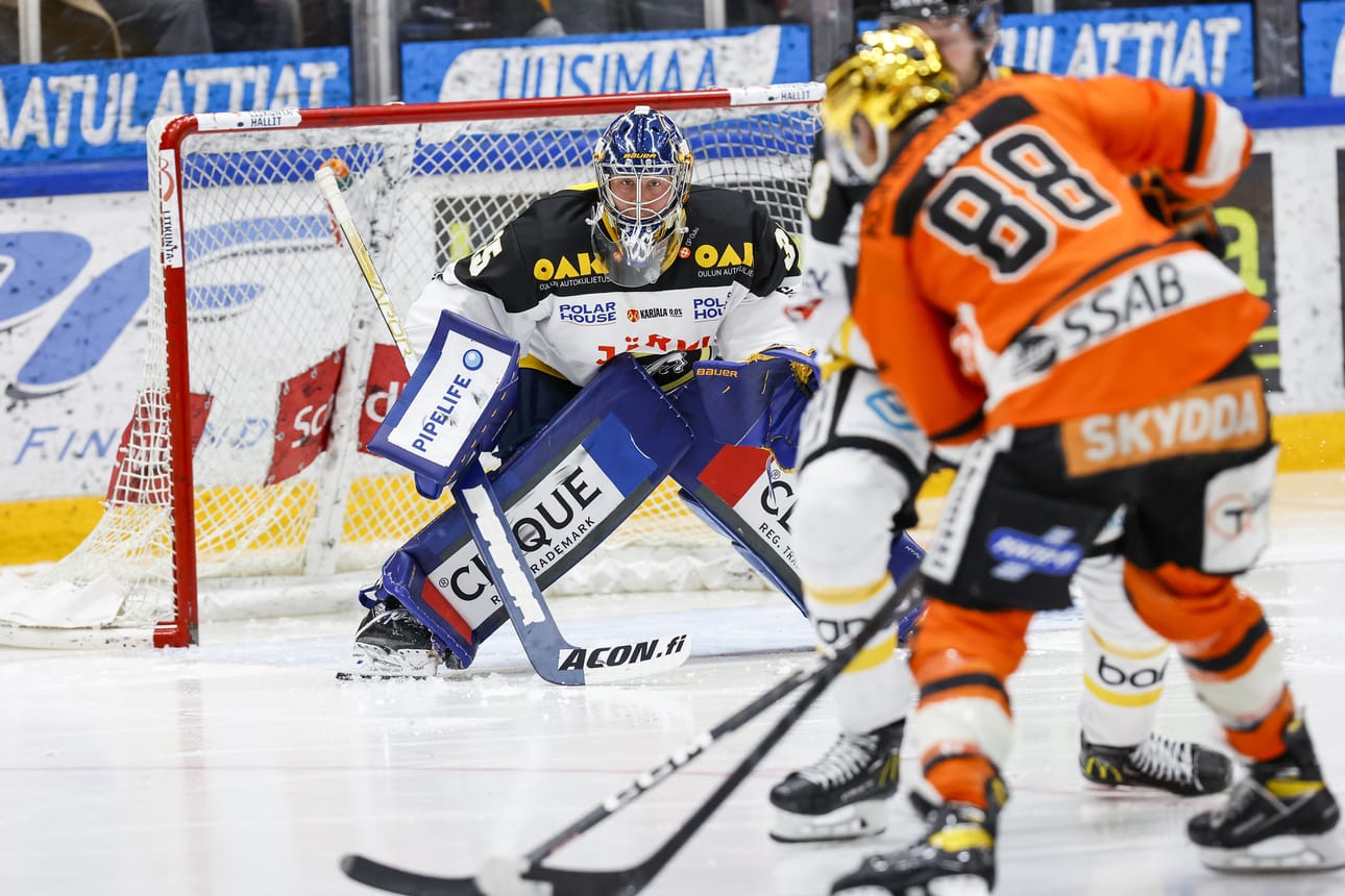 Maalivahti Markus Ruusu sai tulikasteensa Kärppien paidassa.