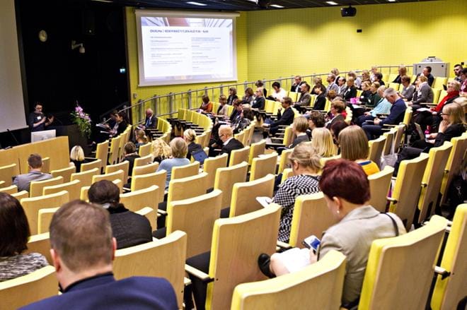 Aikuisopiskelu on pitkälti myös toisilta opiskelijoilta oppimista. KUVA: ARKISTOKUVA