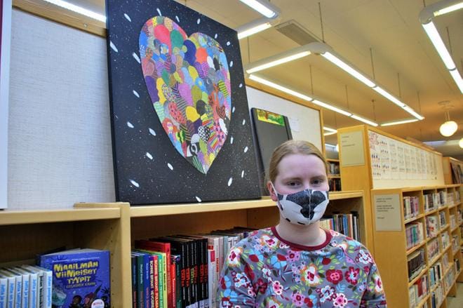 Elsa Helimaan ”Heartverse” kuvaa maailmaa, joka koostuu erilaisista ihmisistä ja asioista. KUVAT: EEVA-LIISA KULJU