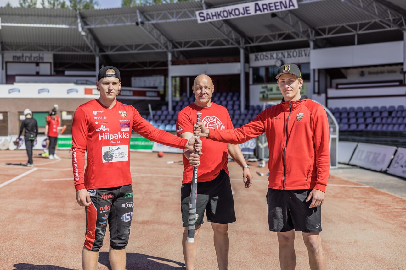 Rauhalan perhe näyttelee suurta roolia Koskenkorvan Urheilijoiden menneisyydessä, nykyhetkessä ja tulevaisuudessa. Vasemmalta Matias, Janne ja Aleksi.