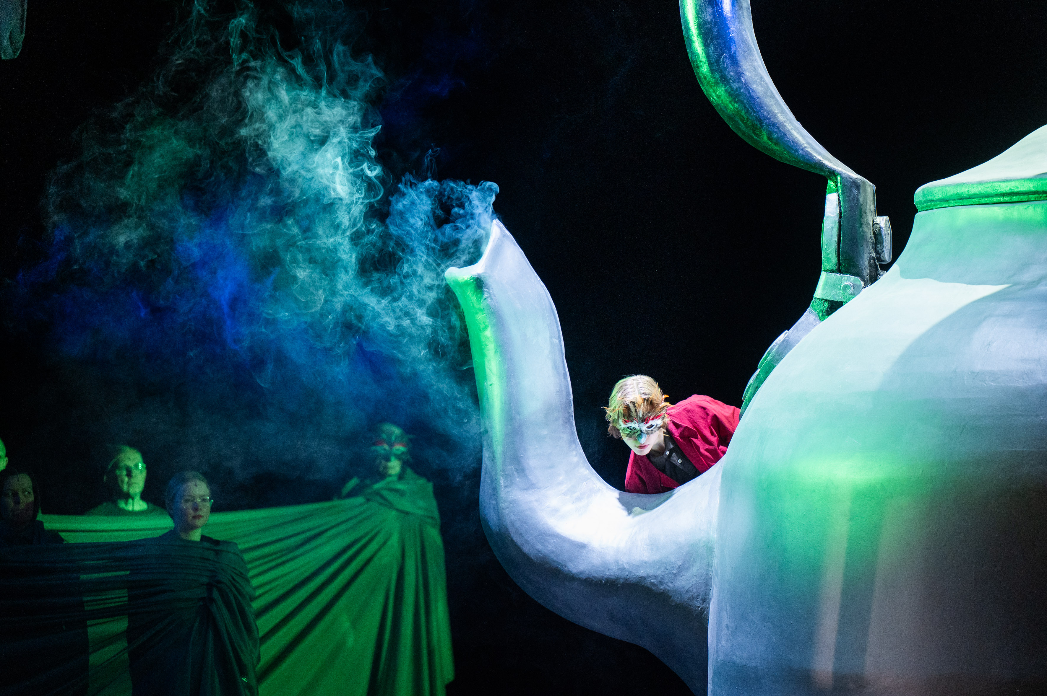 Oulun teatteriyleisö haluaa esitykset aiemmin – nyt teatteri miettii, mitä tehdä