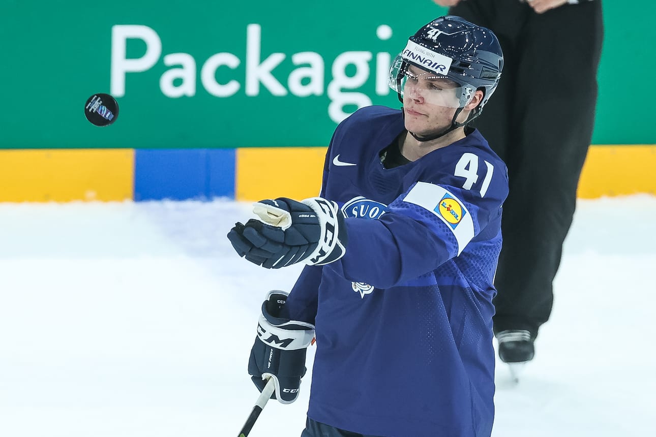Miro Heiskasen maila- ja luistelutaitoa pääsee seuraavaksi ihastelemaan iltapäivän ottelussa Itävaltaa vastaan.