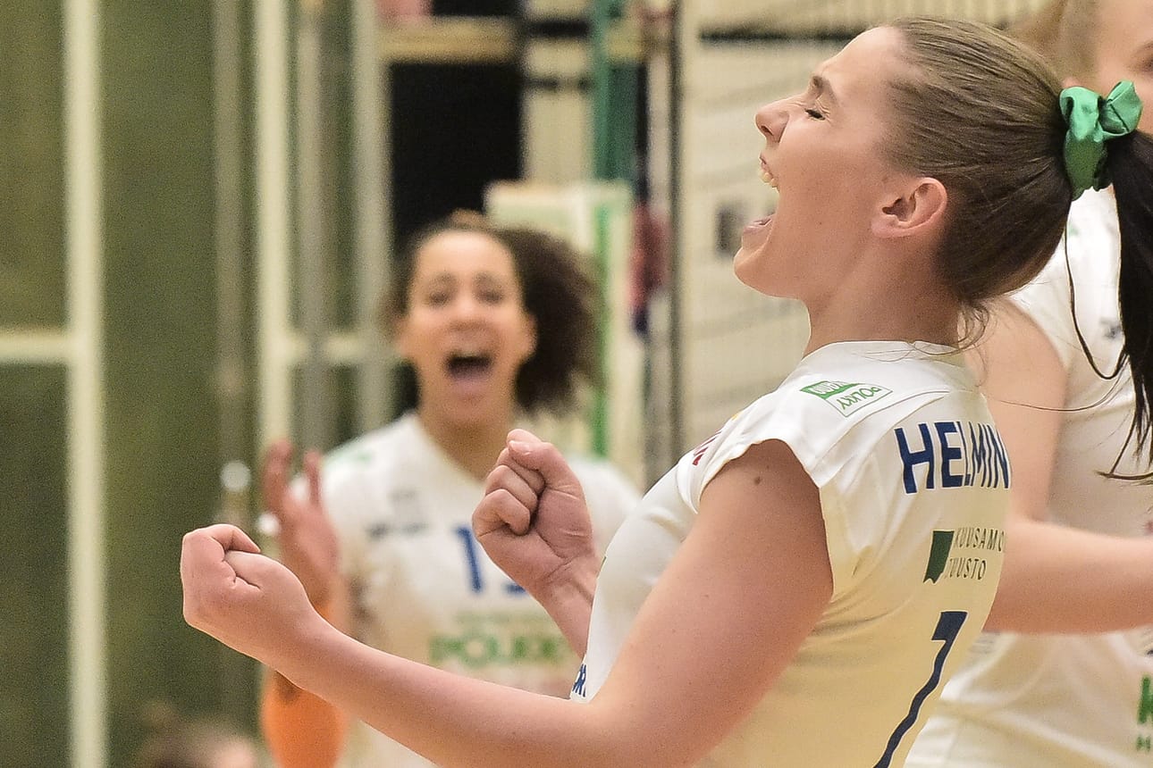 Pölkky Kuusamon joukkue on valmis ensi kauden koitoksiin. Kuvassa Essi Helminen.