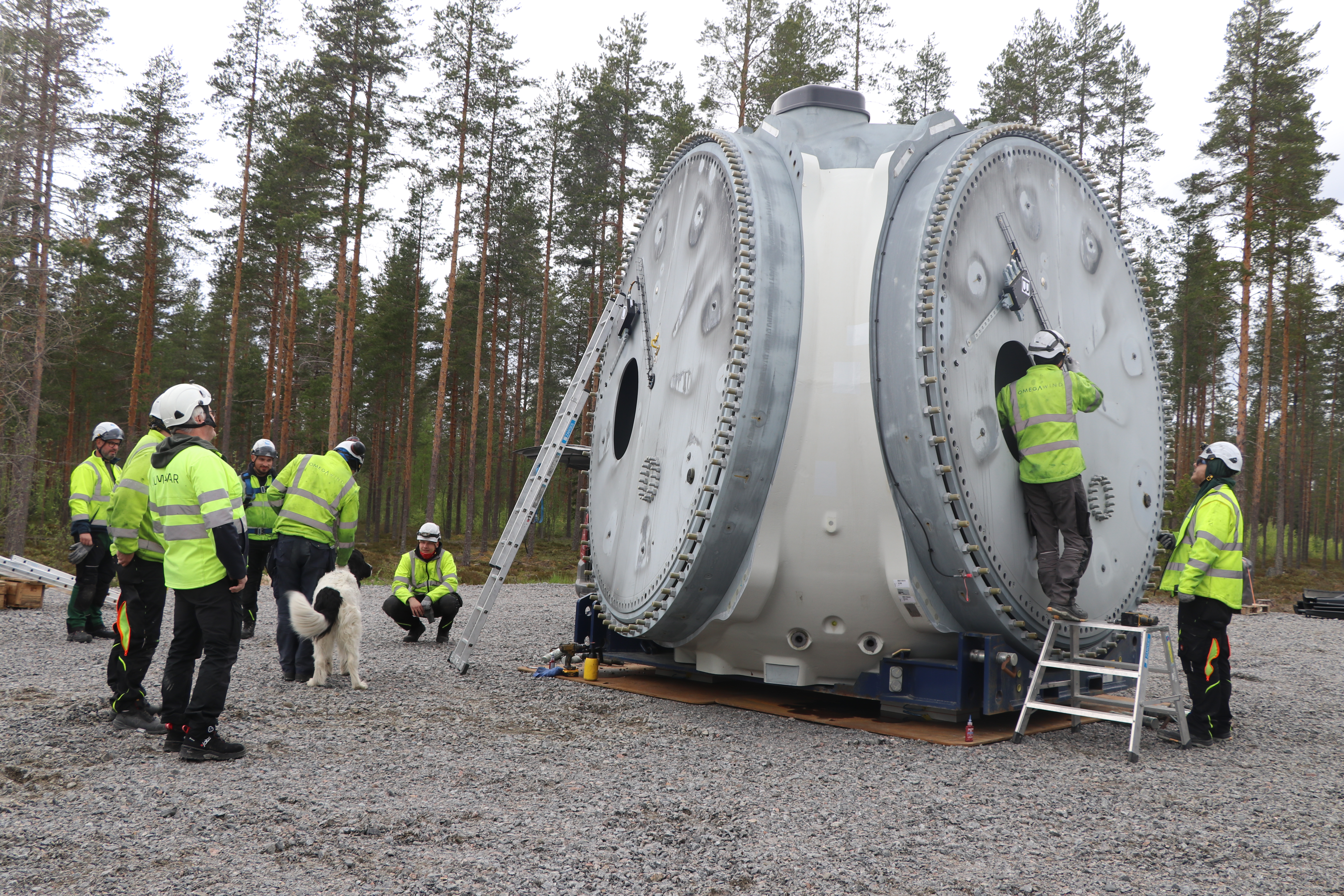 Louhukankaalta virtaa pian 
tuulisähköä verkkoon – töihin tuli reilu viikko sitten ikävä sivumaku