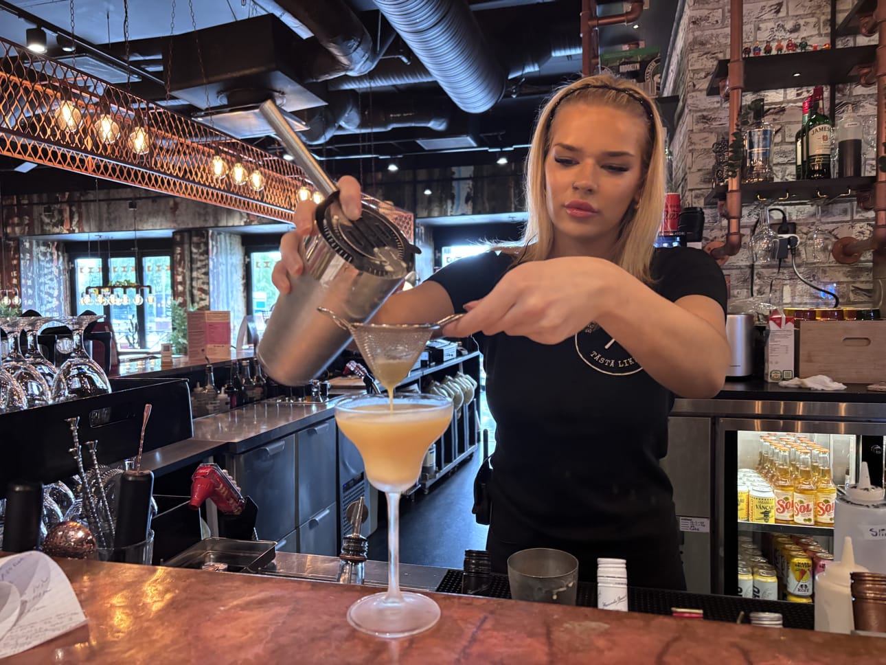 Amarillon Nella Toiviainen on ideoinut Solero-cocktailin lempijäätelönsä innoittamana.