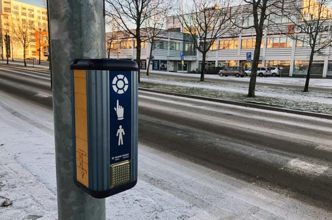 Hiljaisessa paikassa vihreä valo vaihtuu nopeammin napinpainalluksella. Kuva: Meiju Pykäri