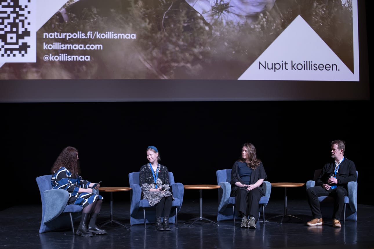 Mari Viirelä (vas.), Tessa Suopanki, Eeva Mäkinen ja Sauli Juurikka keskustelivat Business Forum Rukalla vaikuttajamarkkinoinnista.