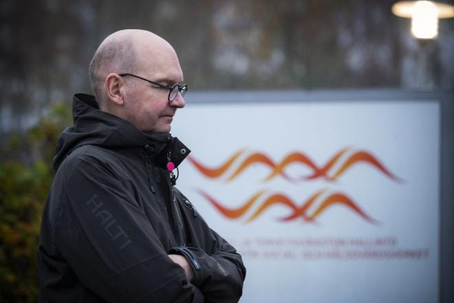 Vaasan johtava ylilääkäri Heikki Kaukoranta on tyytyväinen siihen, kuinka hyvin kaupungissa jaksetaan noudattaa koronan turvaohjeita. Koronaväsymystä ei Kaukorannan mukaan ole havaittavissa. Kuva: Jarno Pellinen