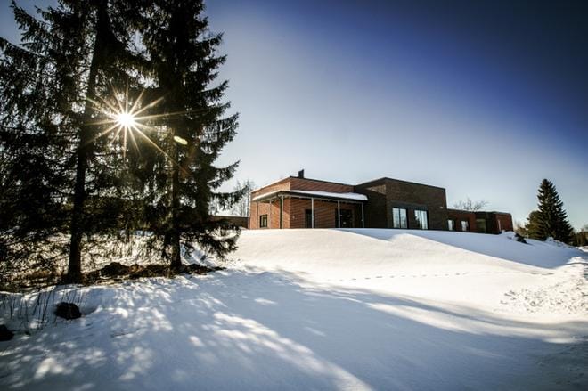Isonkyrön terveyskeskuksen laajennusosa valmistui viime vuoden joulukuussa. Laajennus on alkuperäistä rakennusta hieman korkeampi. Investointi maksoi hieman yli puoli miljoonaa euroa. KUVA: MAIJA SAANIO