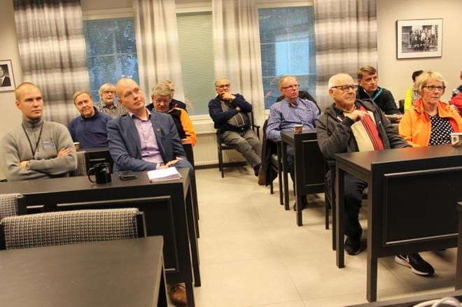 Soinin kunnantalolla kuultiin tiistai-iltana ajankohtaisia asioita Korkeamaan alueen tuulivoimahankkeesta. KUVA: REIJO HEIKKILÄ