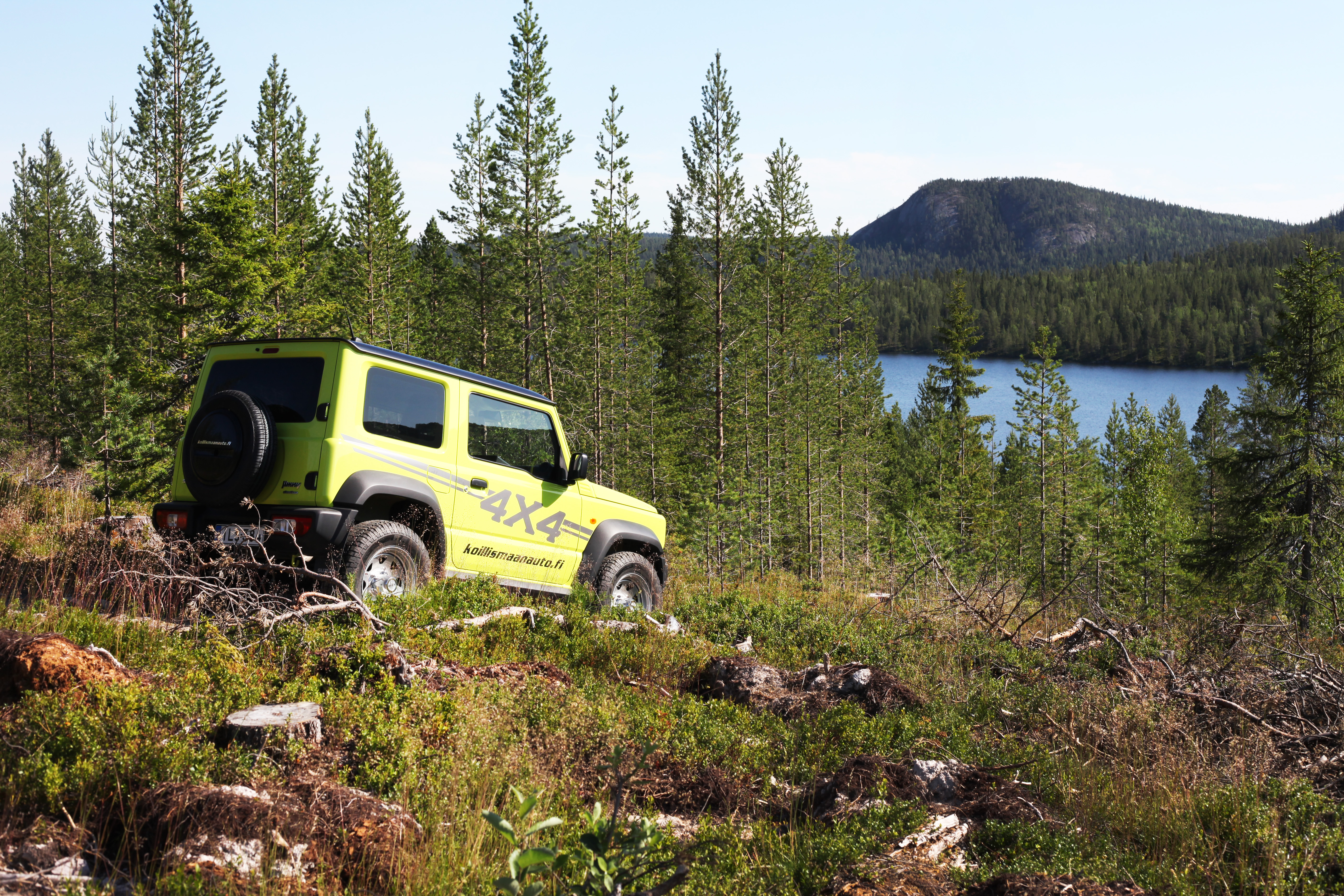 Mitä huonompi tie, sitä paremmin Jimny ominaisuudet tulevat esille.