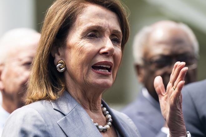 Edustajainhuoneen puheenjohtaja Nancy Pelosi syyttää oikeusministeri William Barria rikoksesta. KUVA: JIM LO SCALZO