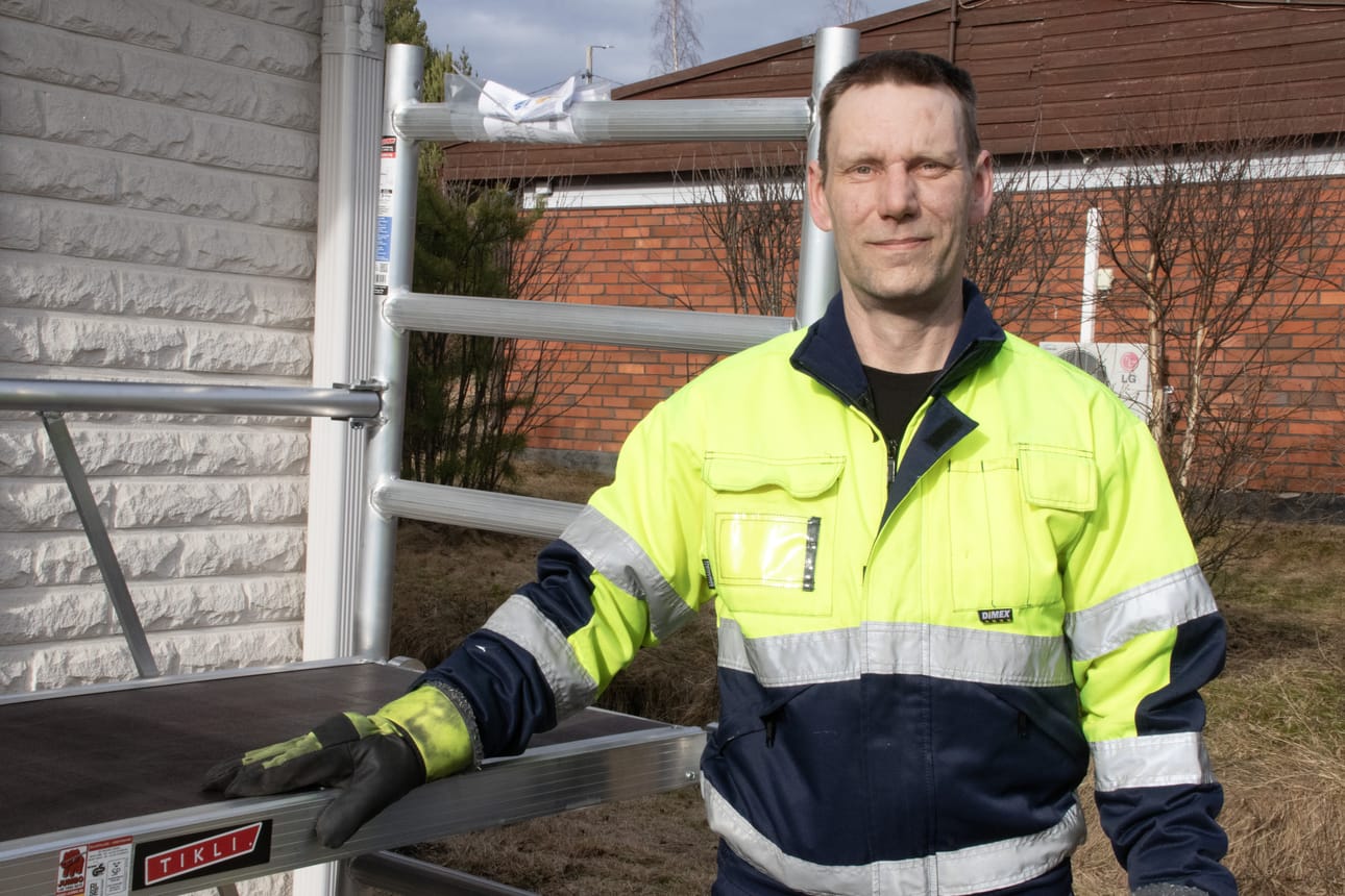Esko Murtomäki kuvailee toiminimiyrittäjänä hänen vahvuutensa olevan laaja palveluvalikoima, kun hän monet kädentaidot omaavana pystyy olemaan avuksi yleensä omakoti- ja rivitalokodissa eteen tulevissa huolto-, siivous- ja kunnossapitotöissä.