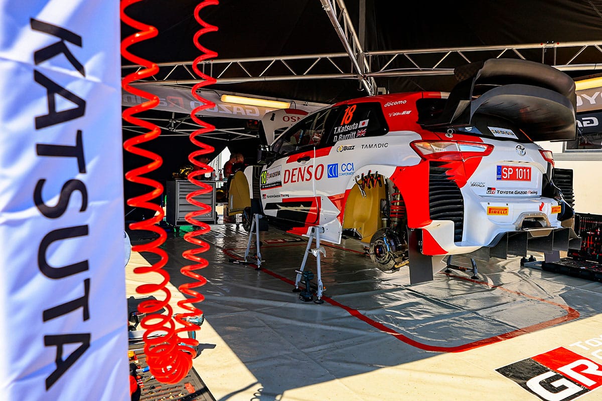 Toyotan rallitalli tuo kaikki materiaalinsa Tallinnasta takaisin Jyväskylään.