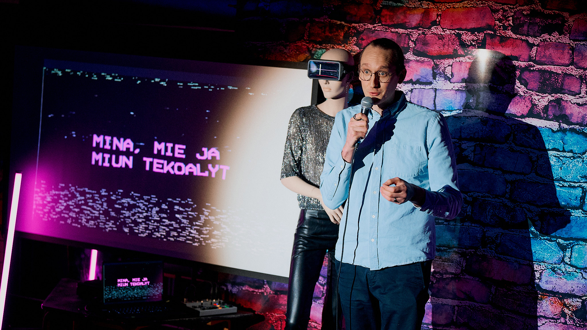 Voiko tekoäly olla luova? LuovAIn! Roadshow tuo Ouluun tekoälykomediaa ja yhteisötaidetta