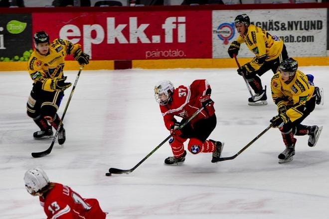 Eetu Mäki pelaa tänään ensimmäisen miesten liigan ottelunsa. KUVA: JAAKKO ELENIUS