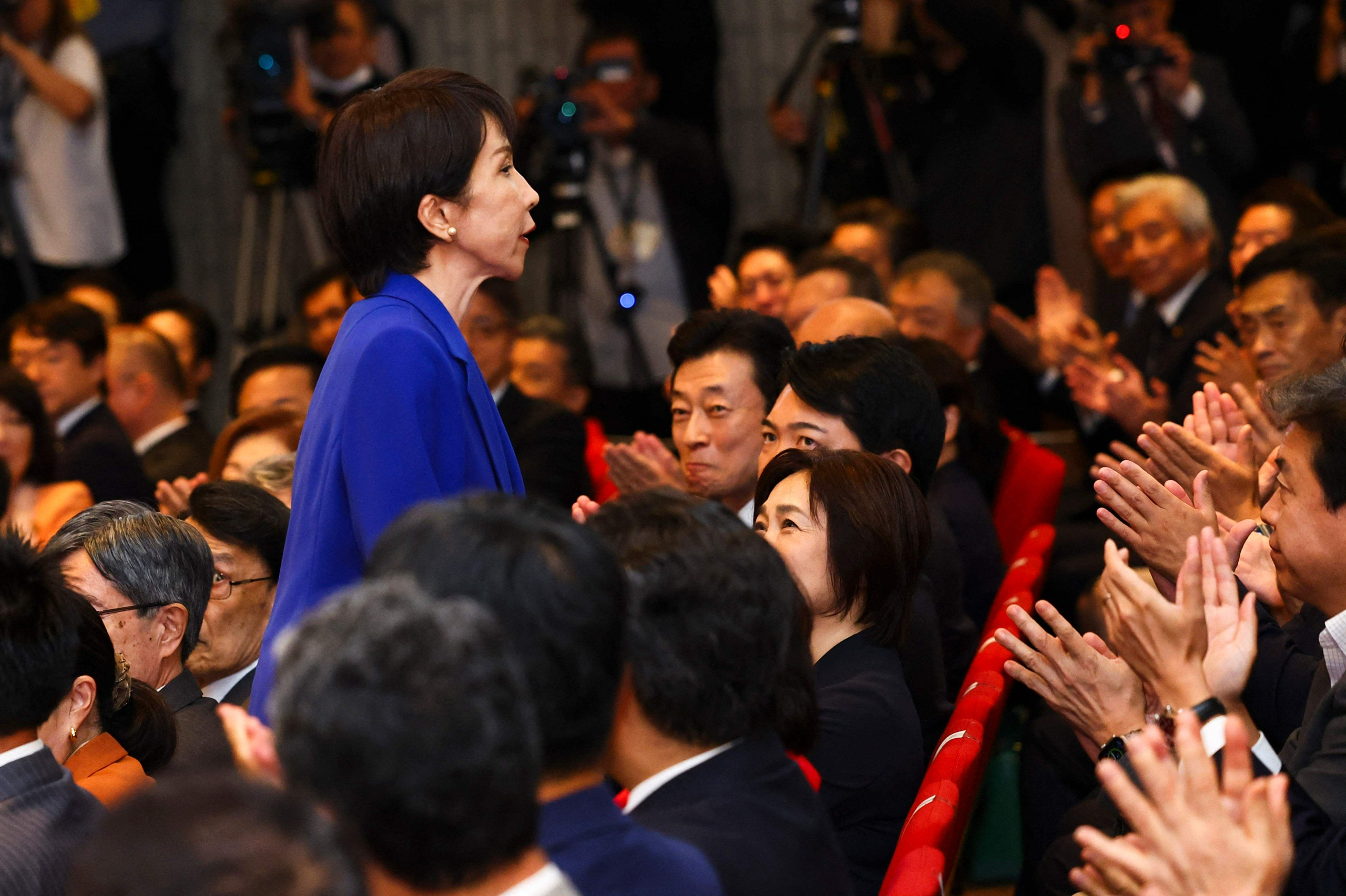 Japanin valtapuolueen johtoon valittiin Sanae Takaichi – nousemassa maan ensimmäiseksi naispääministeriksi