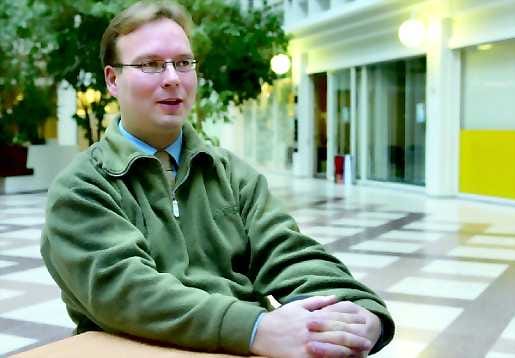 Luovuttajia riittäisi. "Oulun seudulla on massoittain nuoria, terveitä perheenisiä, jotka soveltuisivat hyvin luuytimen luovuttajiksi", varatuomari Tapani Turpeinen kertoo.