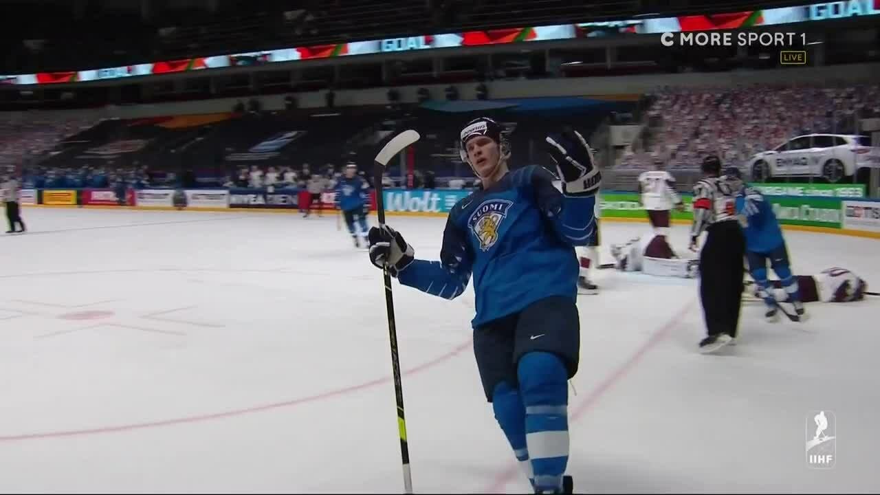 Näin Anton Lundell lataa Leijonien voittomaalin aivan jatkoajan lopussa
