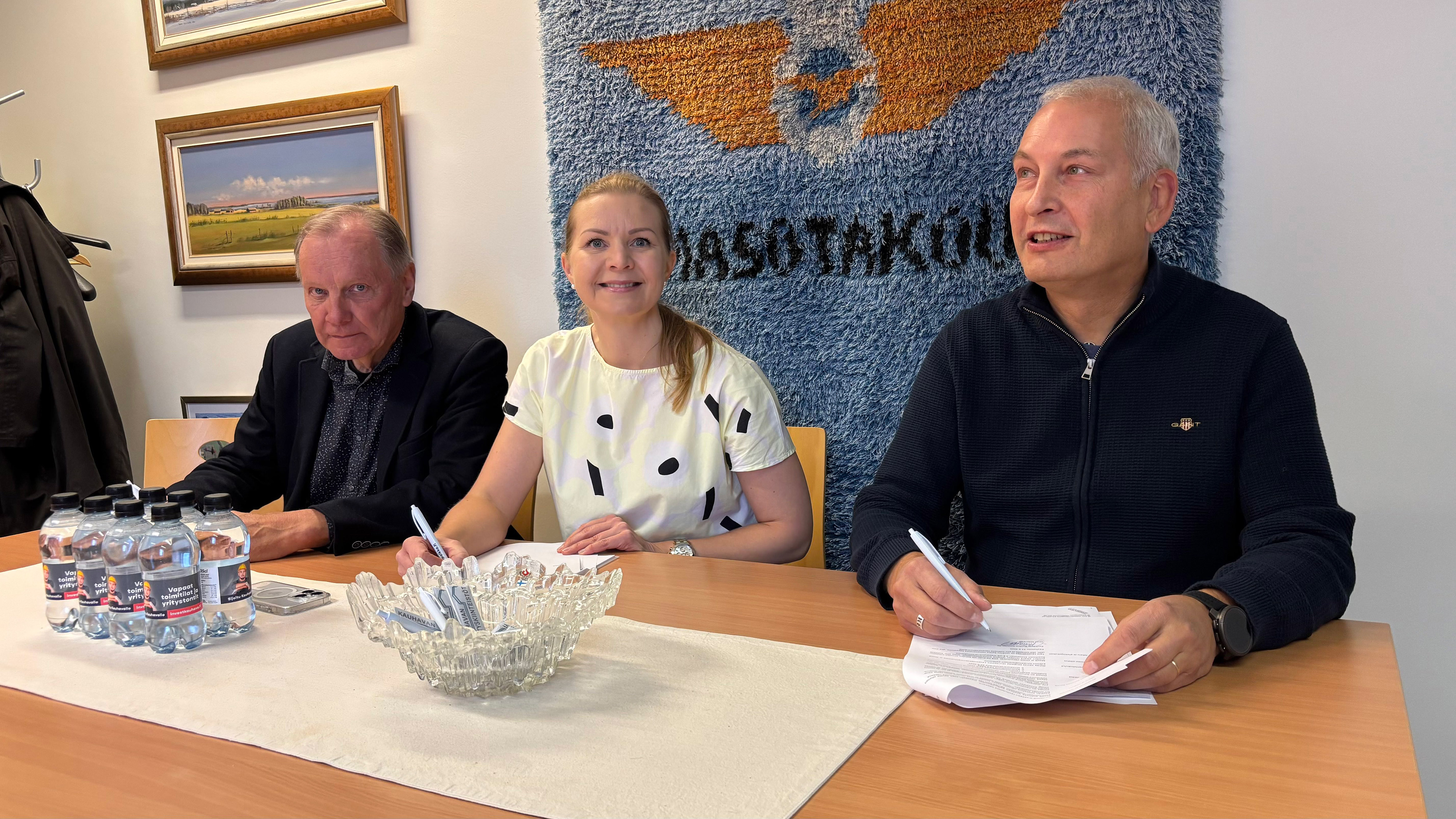 Pohjanmaan Osuuspankki rakennuttaa Kauhavalle uuden pankkitalon, tonttikauppa on tehty tänään
