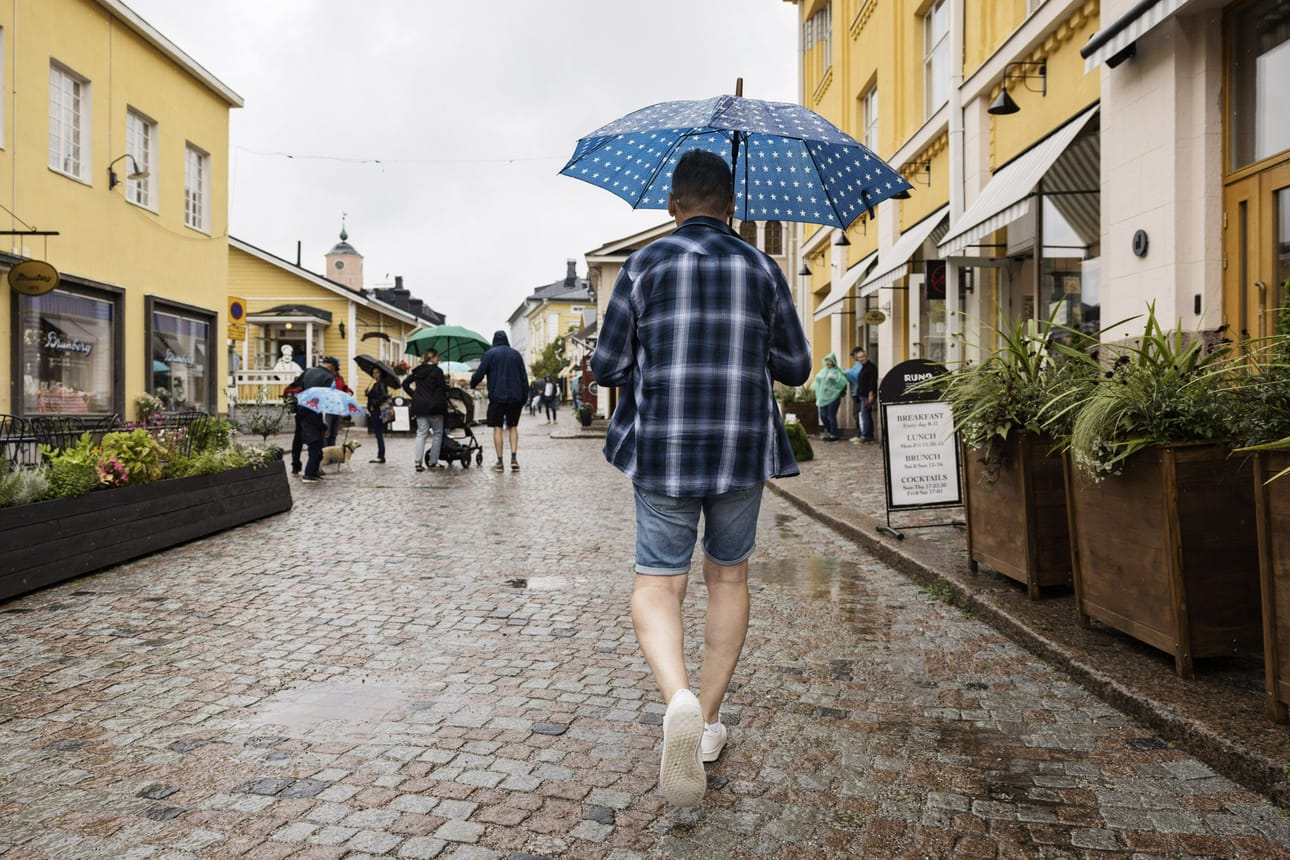 Odotettavissa on pohjoista Lappia lukuun ottamatta koko maassa sade- ja ukkoskuuroja. LEHTIKUVA / RONI REKOMAA