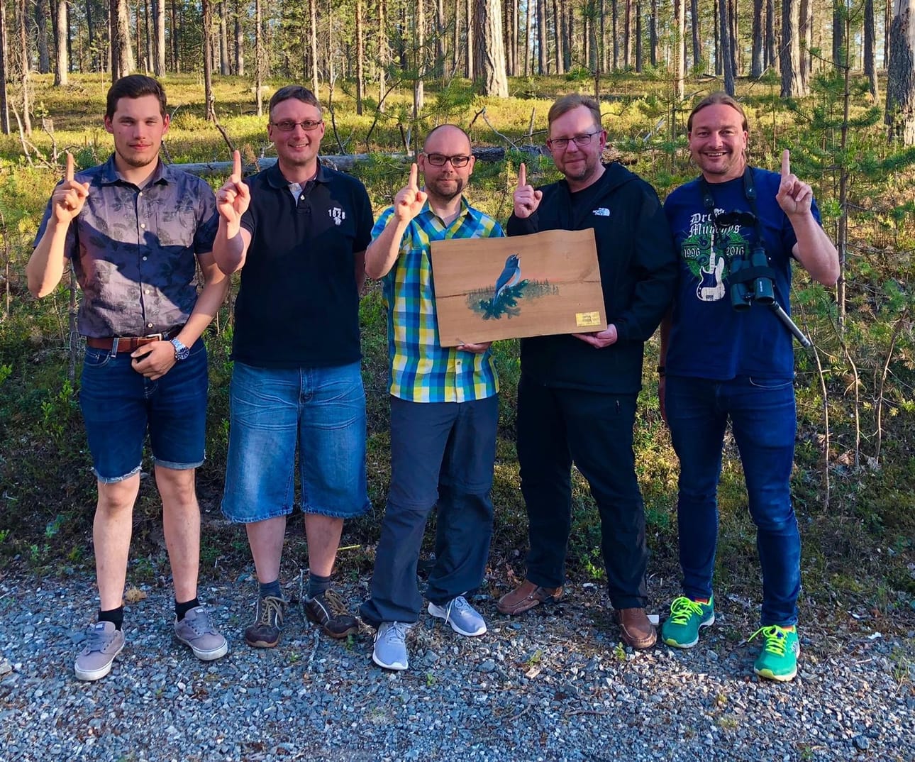 Kuusamon lintumaratonin voittajajoukkue Team-75: vasemmalta Paul Boijer, Mikko Oivukka, Kalle Larsson, Mika Korkki ja Paavo Sallinen