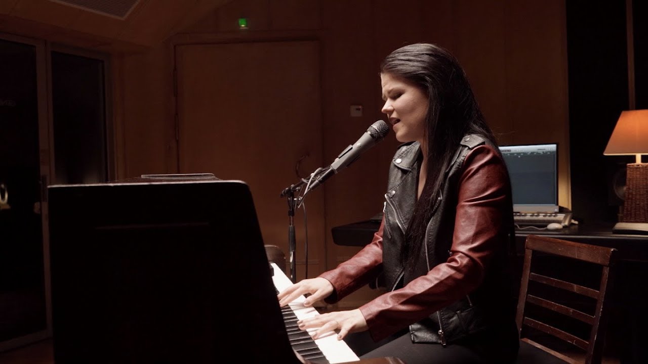 Saara Aalto - Monsters 34 kielellä