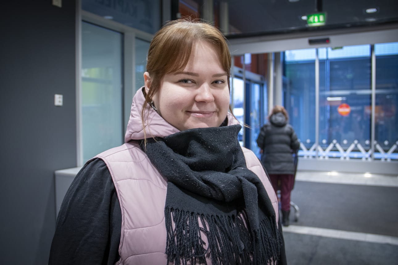 – Terveyttä ja jaksamista. Ne ovat tämänhetkiset fiilikset. Viime vuodesta jättäisin mielelläni taakseni pienet väsymykset ja uupumiset. Vuosi on ollut monilta osin raskas. Toivotaan että tämä vuosi on valoisampi, toteaa Emilia Laakkonen Oulunsalosta.