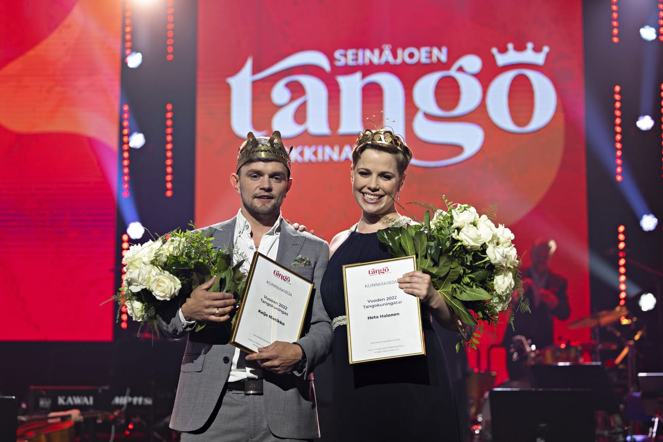 Keijo Hietikko ja Heta Halonen kruunattiin tangokuninkaallisiksi Seinäjoki Areenalla.