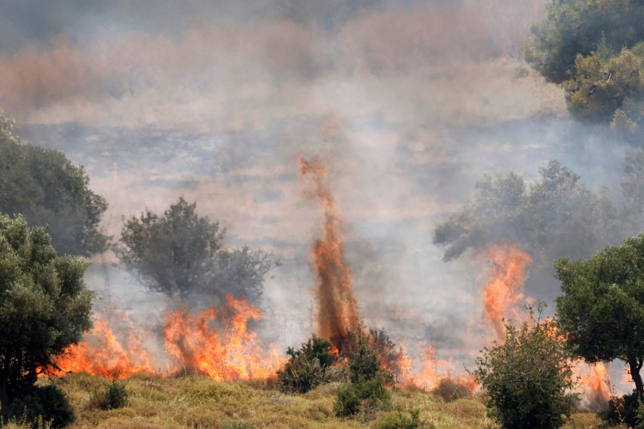 Hizbollahin kostoiskut olivat jatkoa keskiviikkona nähdylle mittavalle raketti-iskulle Israeliin. Kuva: Lehtikuva/AFP