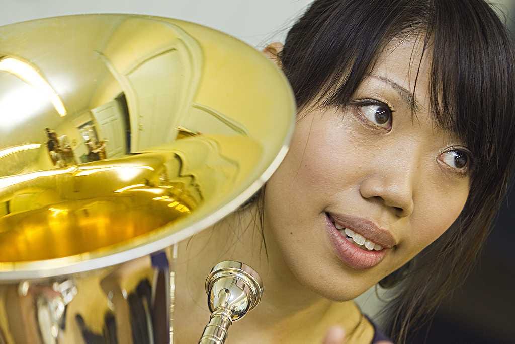 Lieksan Vaskiviikon euphoniumkilpailuun osallistuva japanilainen Yuriko Aihara opiskelee tällä hetkellä Ruotsissa musiikin maisteriksi. Opetus Piteåssa tapahtuu englannin kielellä. Ruotsiksi Aihara osaa sanoa vain hej ja tack.