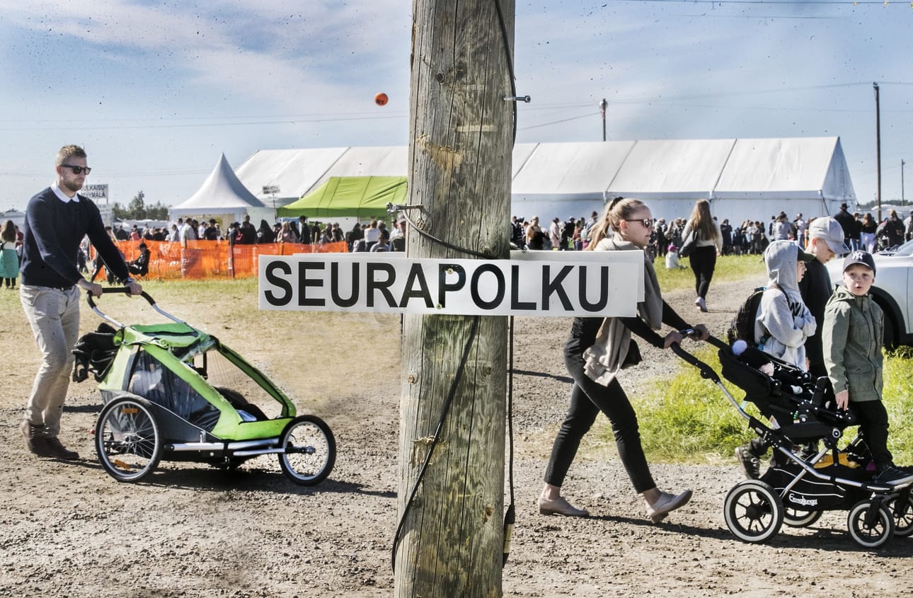 Suviseurojen paluuliikenne oli aktiivista eilen sunnuntaina, jolloin tapahtuma-alueelta lähti yli puolet vieraista.