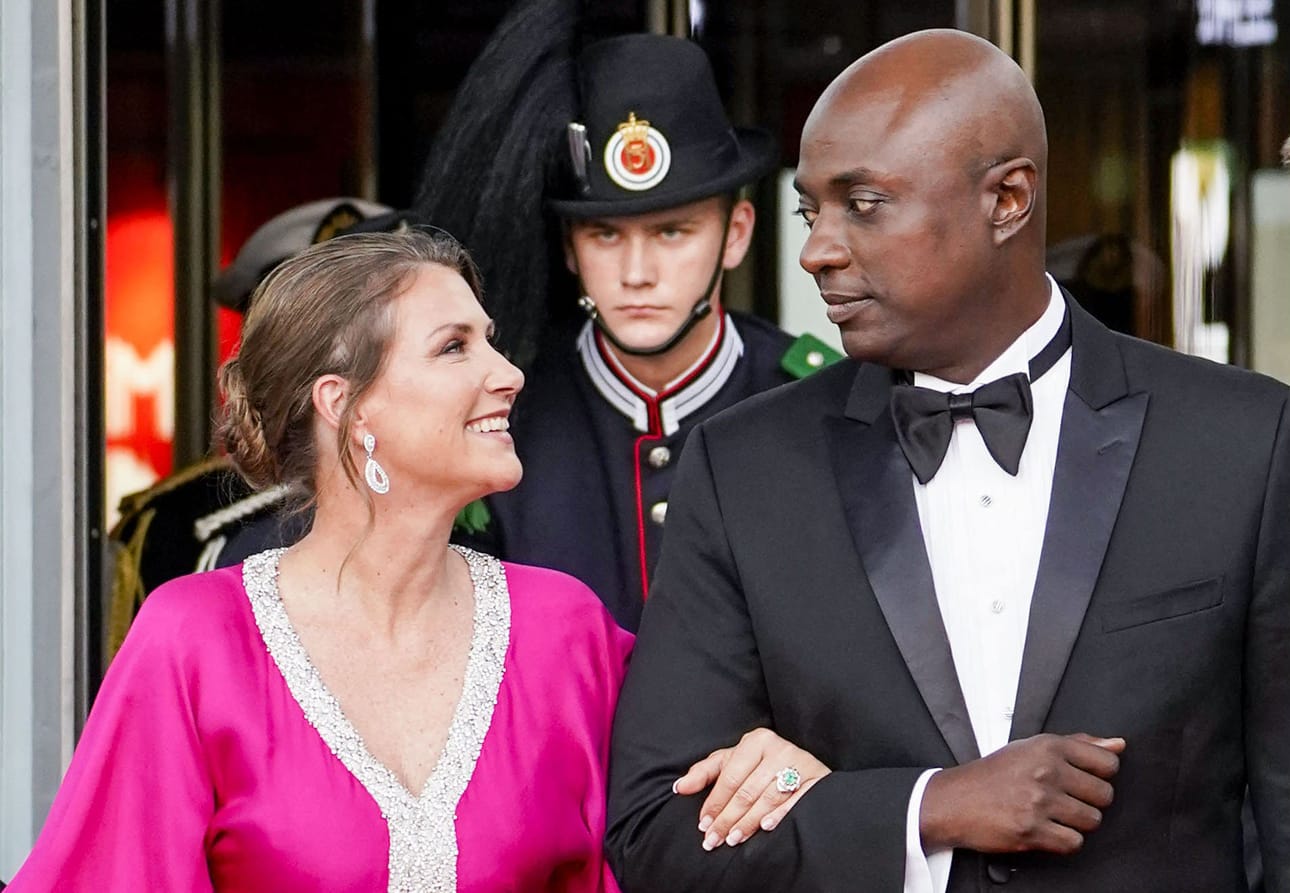 Norjan prinsessa Märtha Louise ja hänen puolisonsa Durek Verrett ovat myyneet häidensä televisio-oikeudet suoratoistojätti Netflixille. LEHTIKUVA/AFP