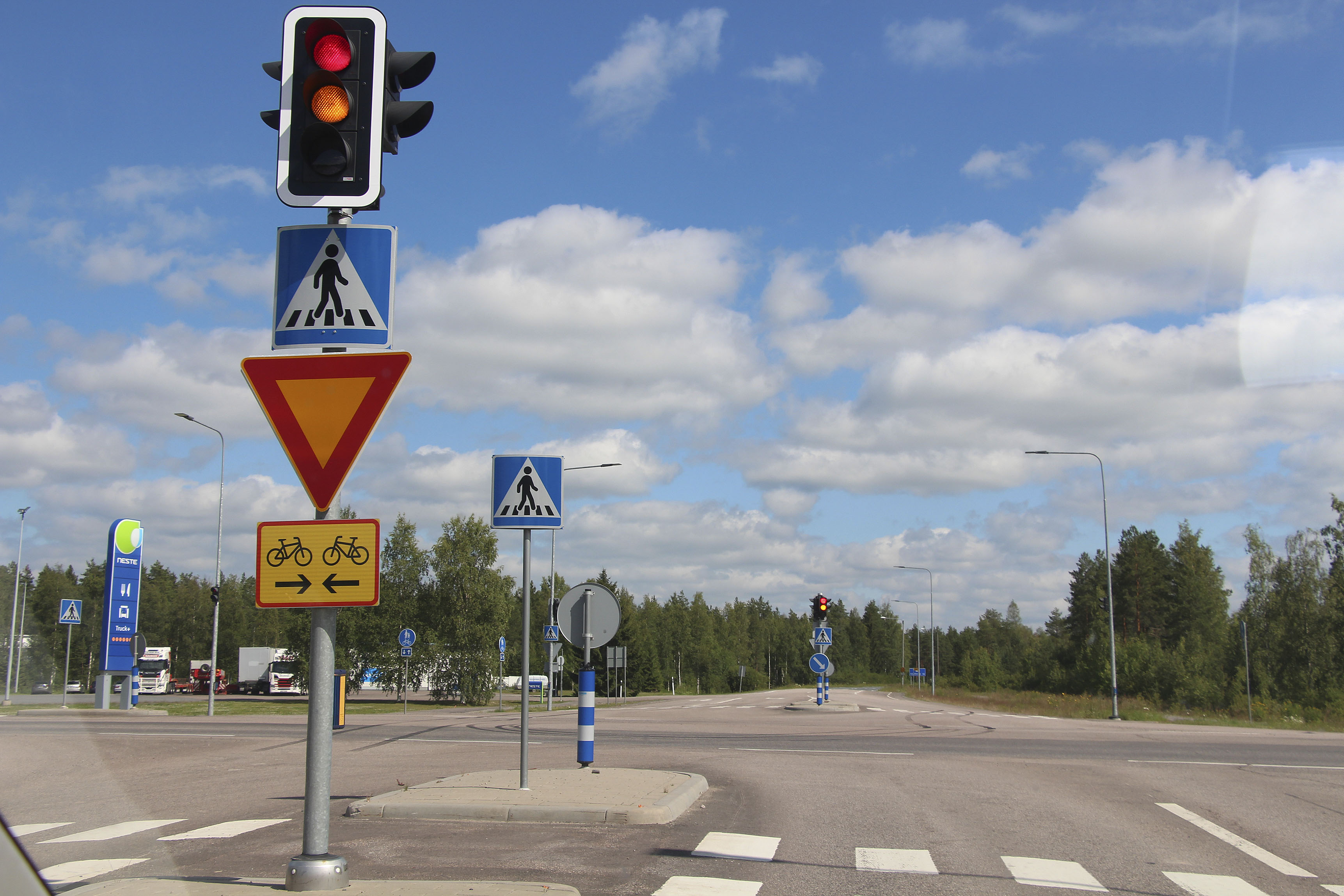 Oulaisten ainoiden liikennevalojen hitaus ärsyttää tienkäyttäjiä