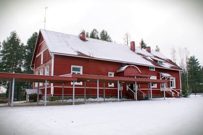 Sarakylässä talven kylmin yö pakotti koululaiset viettämään etäpäivää – koulunjohtajan pitkällä uralla ei ole käynyt vastaavaa