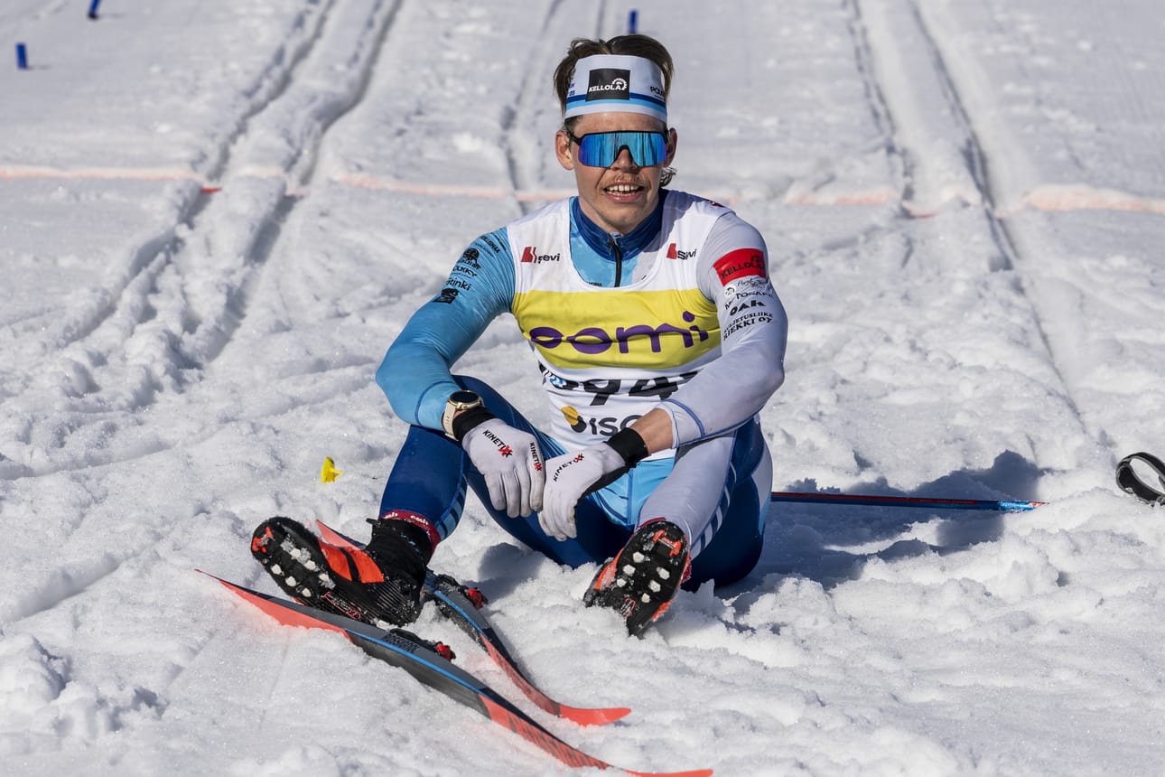 Lauri Mannila hiihti SM-pronssille sunnuntaina 50 kilometrin kisassa.