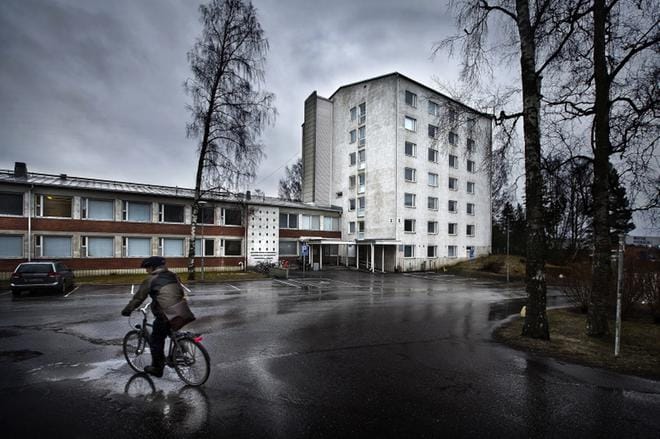 Hietalahden entisen terveysaseman tiloihin on keskitetty muun muassa neuvolatoimintaa. Tiloja remontoitiin muutama vuosi sitten. ARKISTOKUVA: EETU SILLANPÄÄ