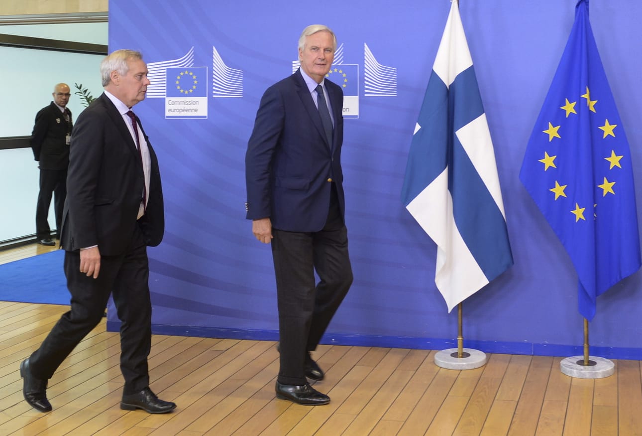 Pääministeri Antti Rinne ja EU:n brexit-neuvottelija Michael Barnier tapasivat Brysselissä syyskuun lopussa. He puhuivat maanantaina puhelimessa brexit-neuvotteluiden jatkamisesta.