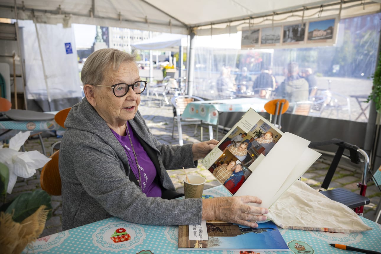 Maippi Wolff on koostanut kuvamuistoistaan kaksi albumikirjaa.