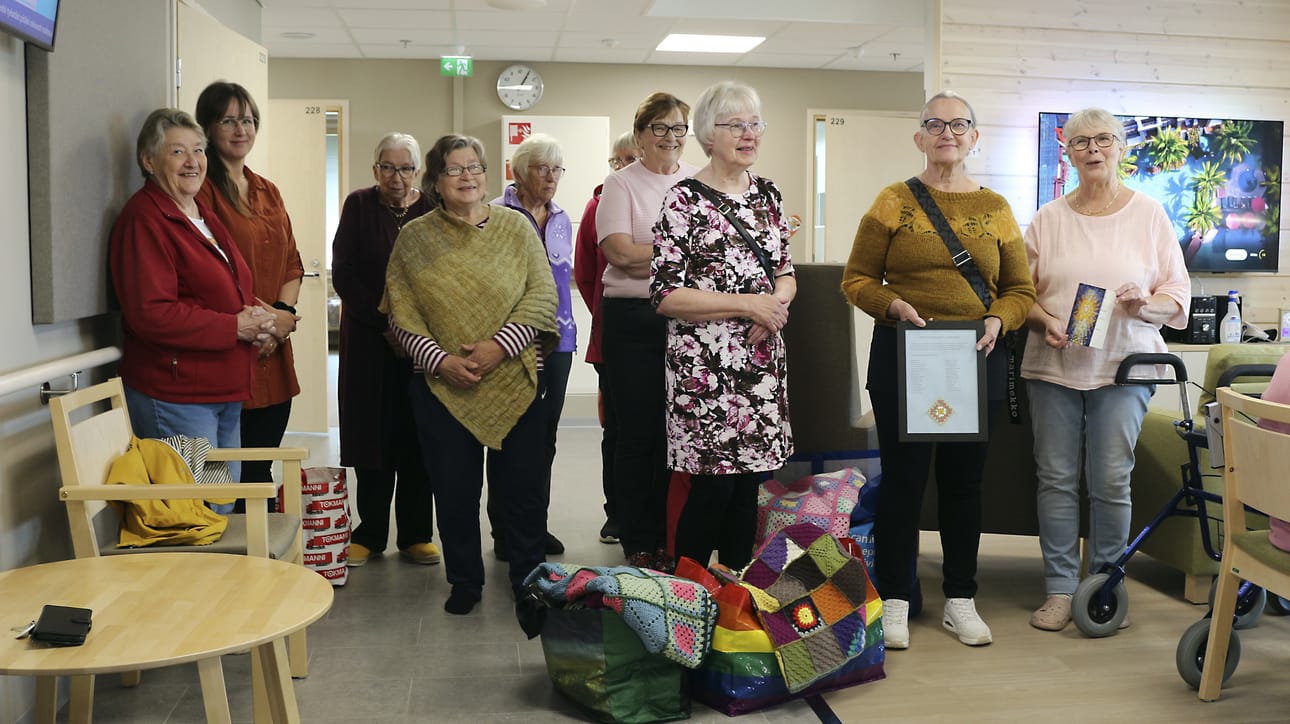 Mukana projektissa olivat Neulekahvilan naiset, Eläkeliiton Pyhäjoen yhdistys ja Yppärin Maa- ja kotitalousnaiset.