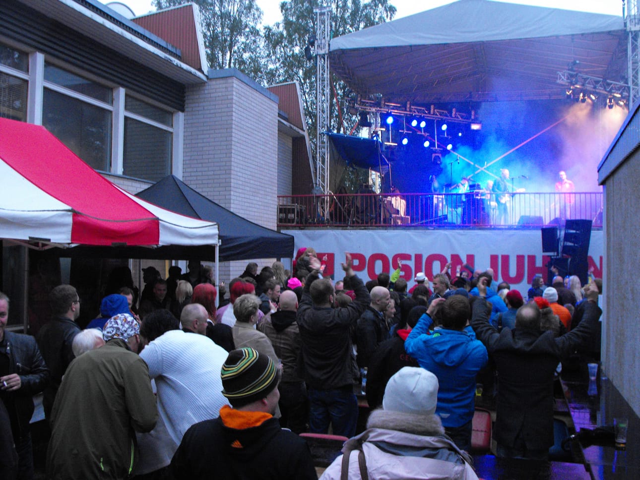 Posion juhannusjuhlia on vietetty viime vuosina pienemmässä mittakaavassa kuin muutama vuosikymmen sitten. Kuva on vuodelta 2014.